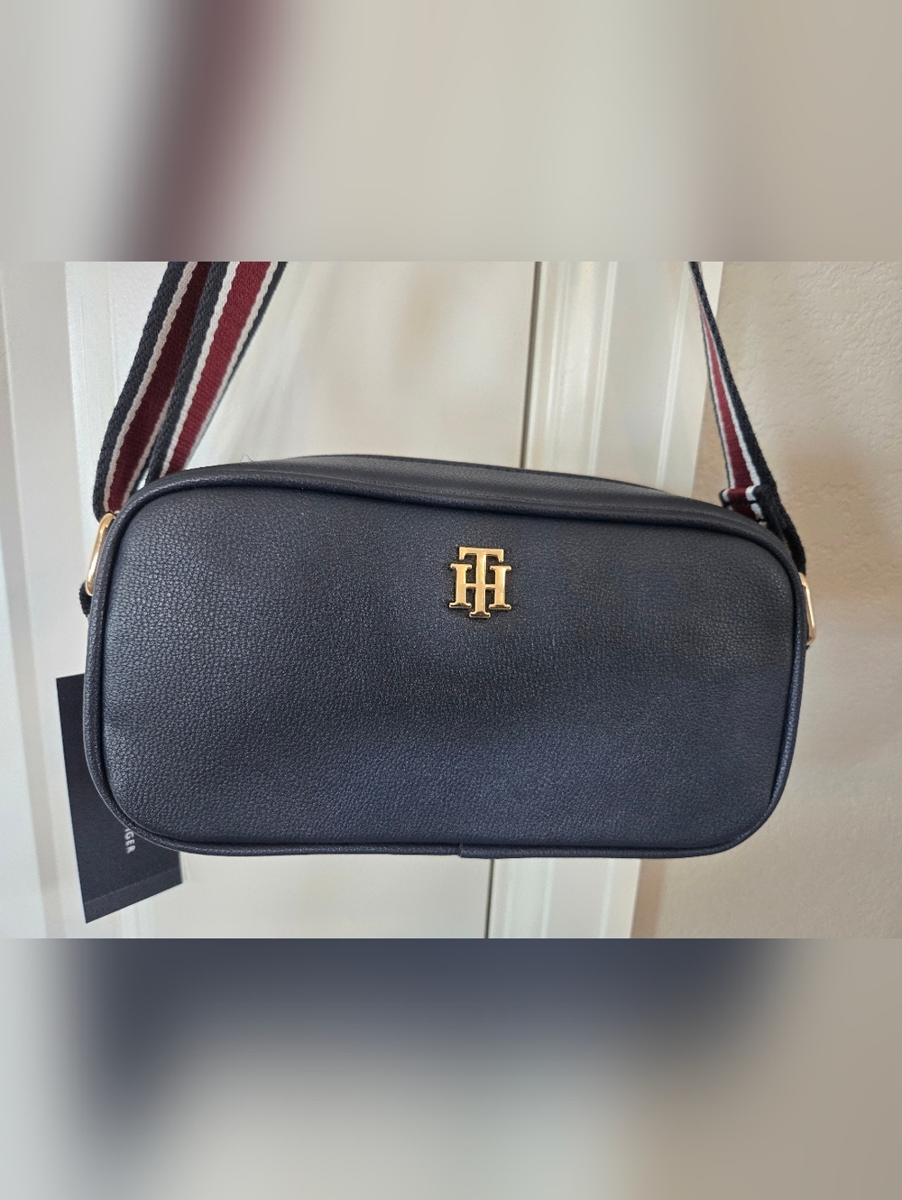 Tommy Hilfiger Navy Leather Belt Bag with Gold TH Logo - Picture 2 of 12
